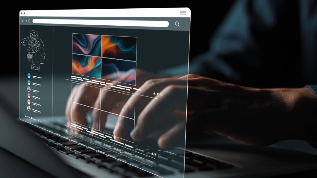 Manos escribiendo en el teclado con una pantalla flotante con diseños creativos